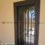 Grilaj metalic usa pret (43)